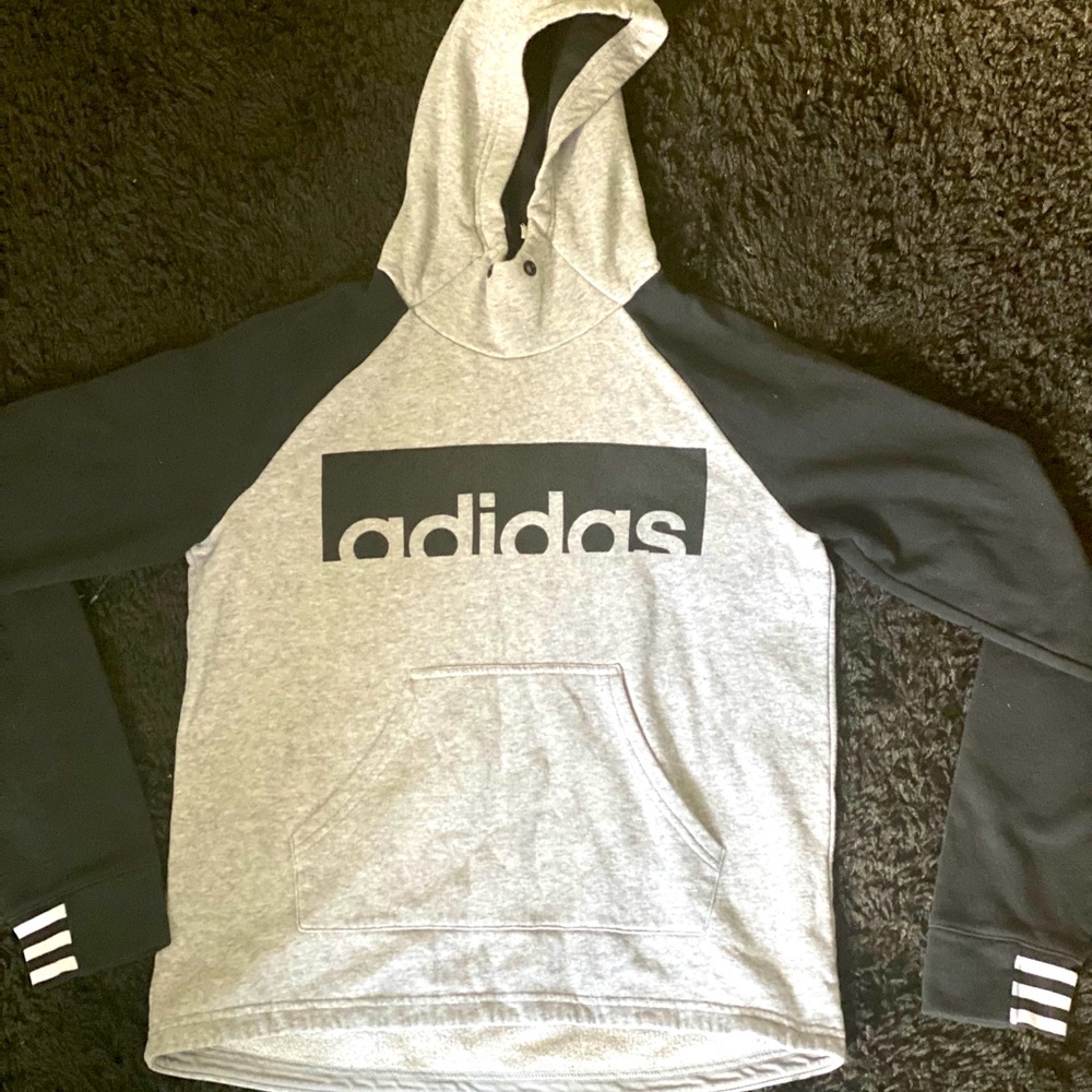 Adidas Sweatshirt